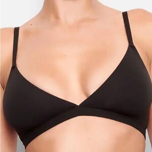 SKIMS Fits Everybody Triangle Bralette Size S - Onyx